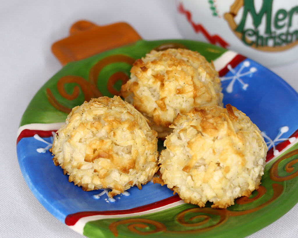 Vanilla Bean Coconut Macaroons