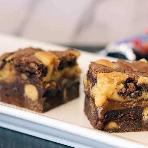 Candybar Cheesecake Brownies