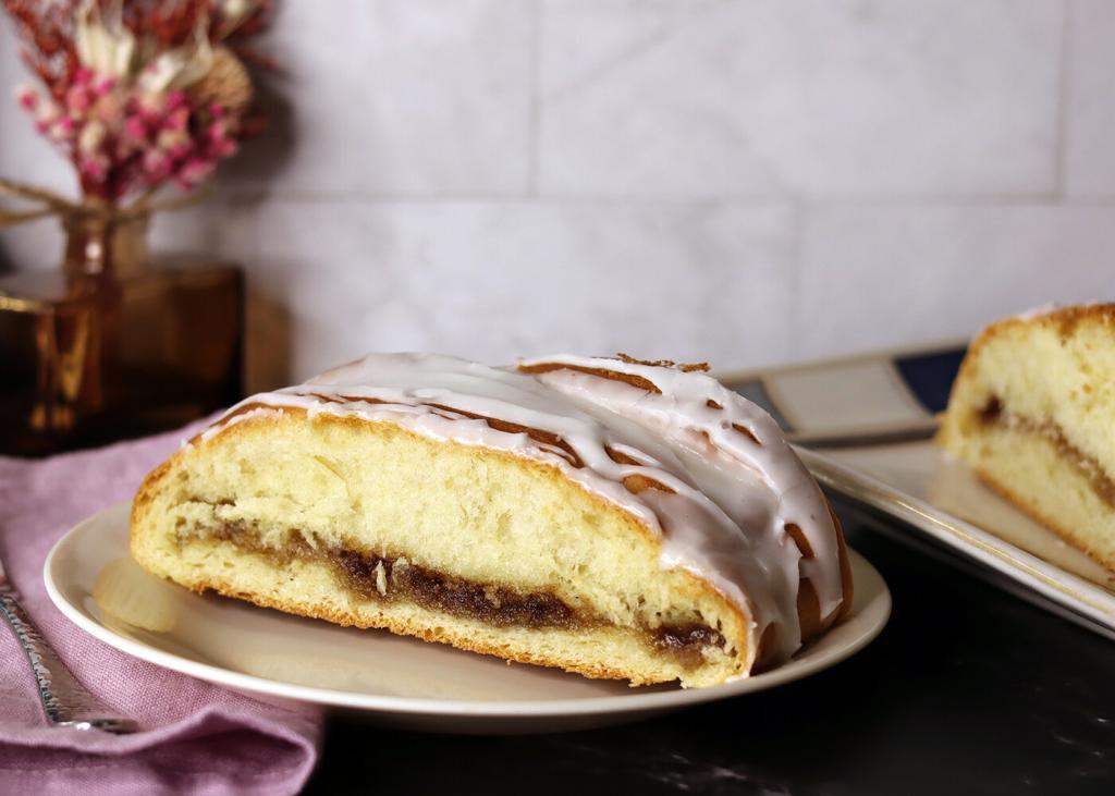 Cinnamon Braid made according to the recipe with less filling